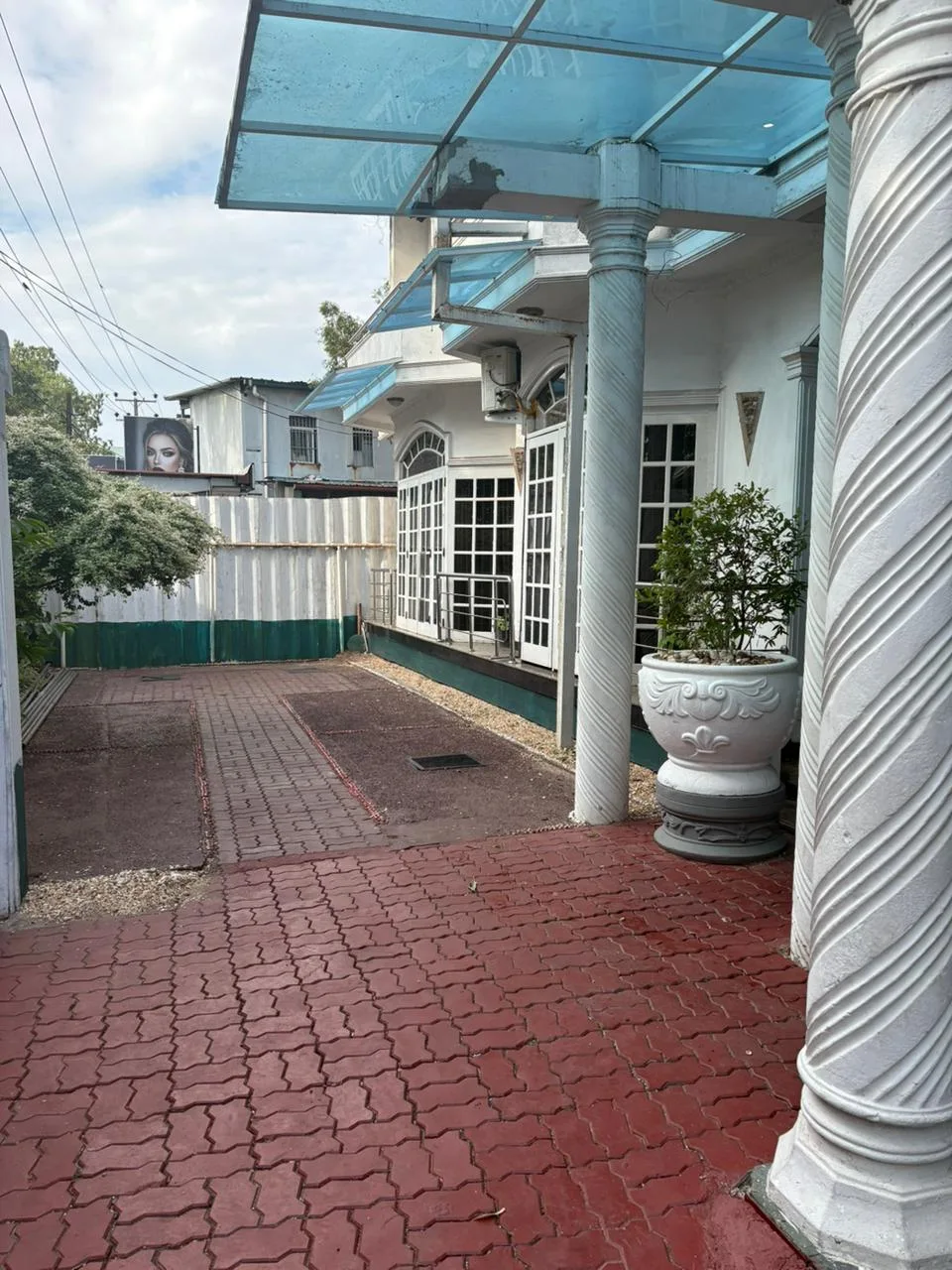 7 BED HOUSE · WATTALA photo 3